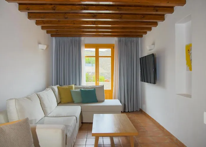 Bella Andros Kato Fellos