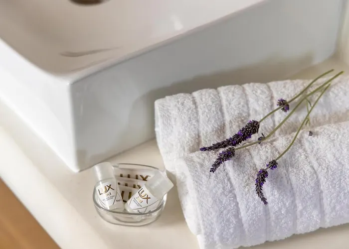 Bella Andros Kato Fellos