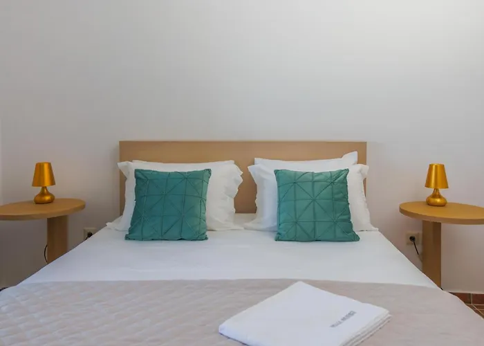 Bella Andros Kato Fellos