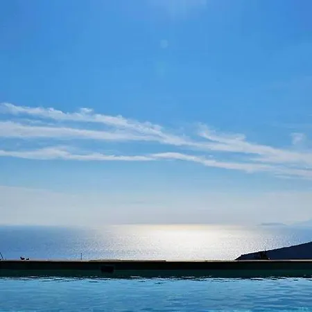 Bella Andros
