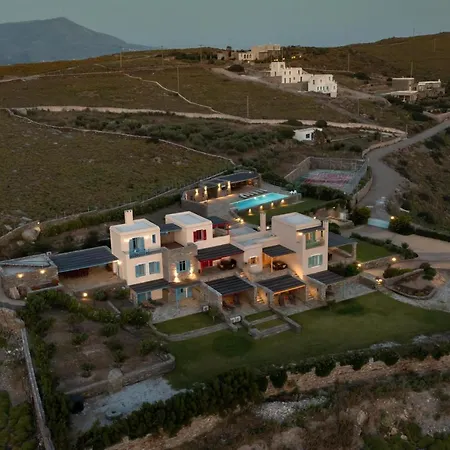 Bella Andros *